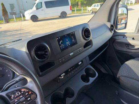 Used 2019 Mercedes-Benz Sprinter 170 Cargo w/ Acoustic Package image 15