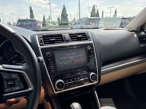 Used 2018 Subaru Outback 3.6R Limited image 3