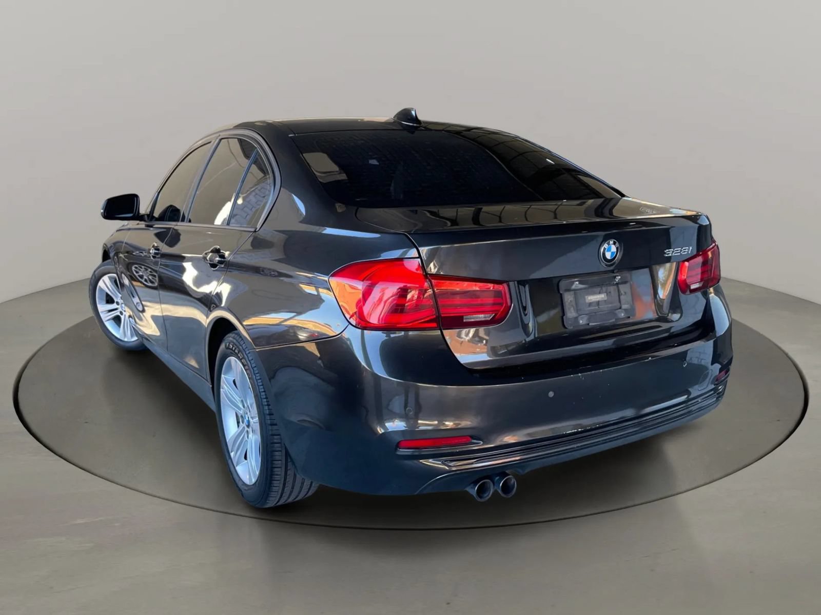 Used 2016 BMW 328i Sedan RWD image 3