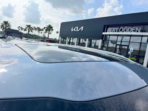 Used 2022 Kia Telluride EX w/ EX Premium Package FWD image 9