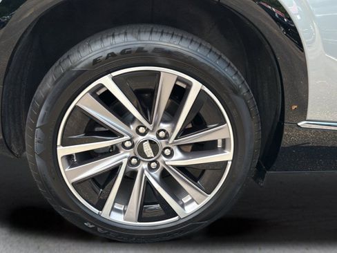 Certified 2026 Cadillac Vistiq Sport w/ LPO, Floor Liner Package AWD/4WD image 15
