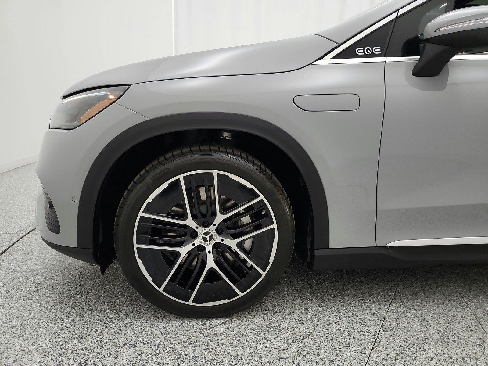Used 2023 Mercedes-Benz EQE 350+ 4MATIC SUV image 16