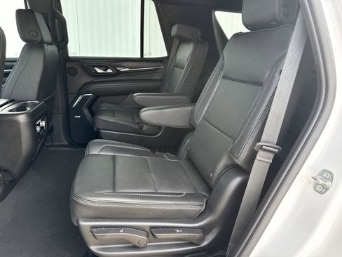 Used 2023 GMC Yukon Denali image 13