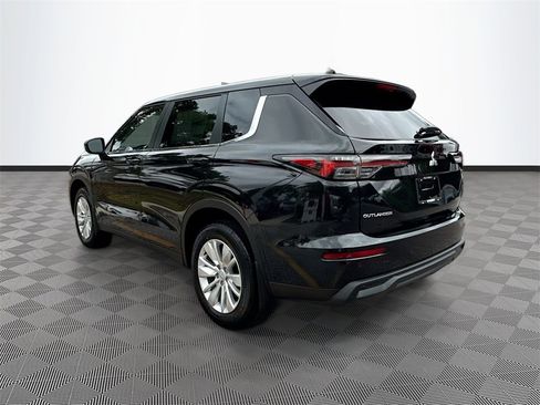 New 2025 Mitsubishi Outlander ES image 7