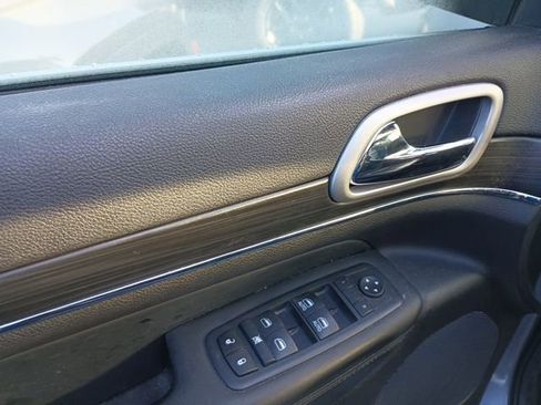 Certified 2020 Jeep Grand Cherokee Limited w/ Premium Lighting Group image 10