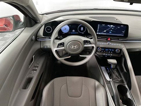 Used 2024 Hyundai Elantra SEL image 10