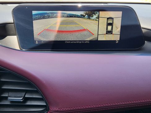 Used 2023 MAZDA MAZDA3 Hatchback w/Premium Plus Pkg image 8