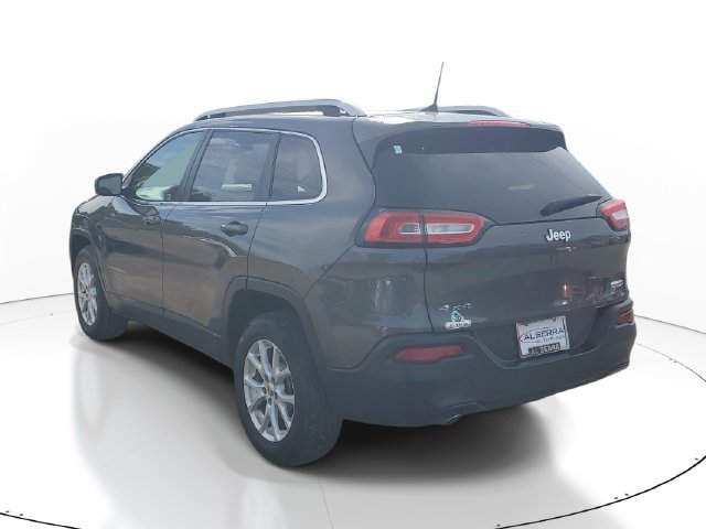 Used 2017 Jeep Cherokee Latitude w/ Cold Weather Group AWD/4WD image 3