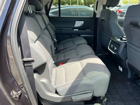 Used 2025 Ford Expedition Max Active AWD/4WD image 17