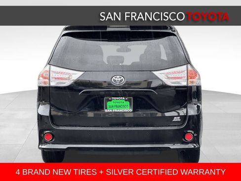 Certified 2019 Toyota Sienna SE w/ SE Preferred Package image 4