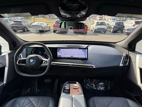Used 2022 BMW iX xDrive50 w/ Premium Package image 23