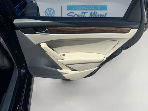 Used 2020 Volkswagen Passat 2.0T SEL FWD image 31