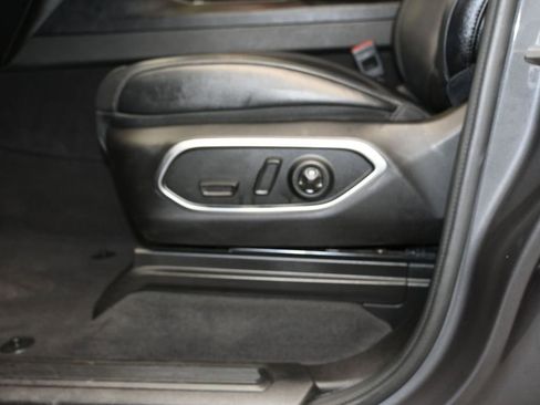 Used 2024 Jeep Wagoneer L Series II RWD image 21
