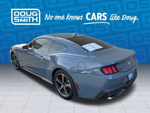 Used 2025 Ford Mustang Coupe image 4