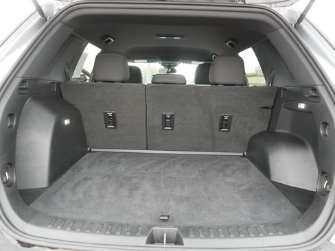 Used 2025 Chevrolet Equinox LT AWD/4WD image 18