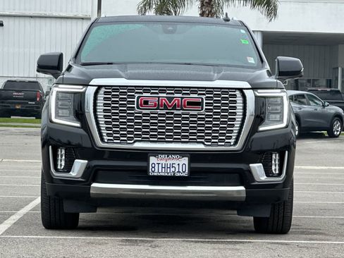 Used 2021 GMC Yukon Denali w/ Denali Premium Package image 8