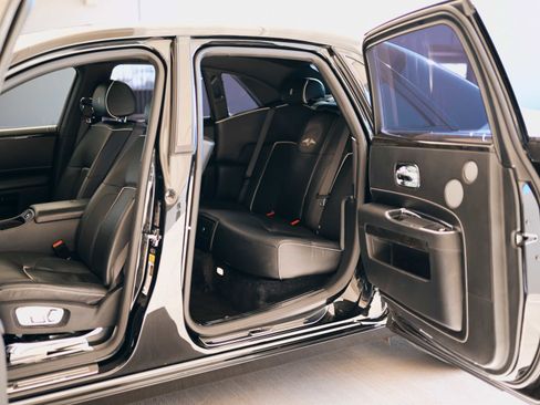Used 2014 Rolls-Royce Ghost image 13