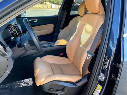 Used 2023 Volvo XC60 B5 Ultimate w/ Climate Package image 28