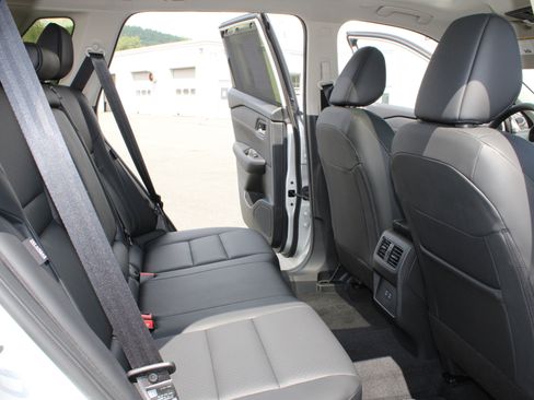 Used 2024 Nissan Rogue SV w/ SV Premium Package AWD/4WD image 19