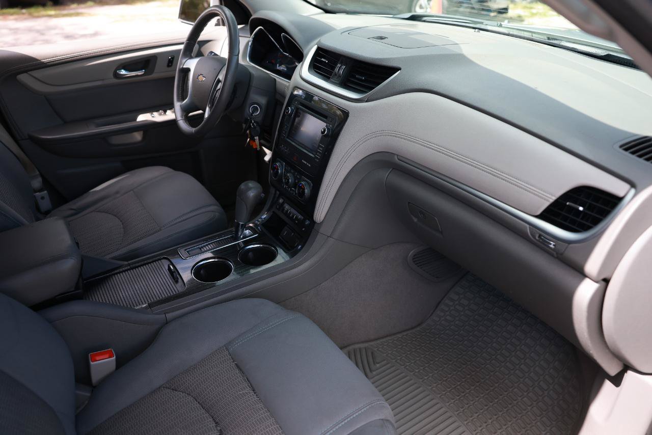 Used 2015 Chevrolet Traverse LT FWD image 18