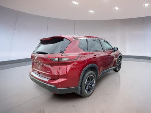 Used 2025 Nissan Rogue SV AWD/4WD image 4