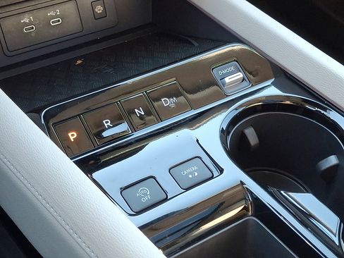 Certified 2025 Nissan Murano SL w/ Cargo Package image 18