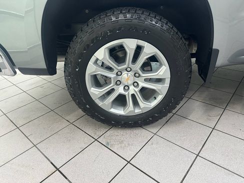 Used 2025 Chevrolet Silverado 1500 LTZ w/ LTZ Premium Package AWD/4WD image 16