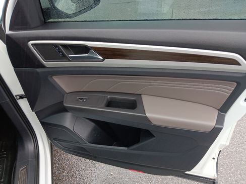 Used 2023 Volkswagen Atlas SE image 26