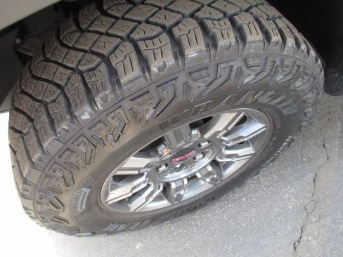 Used 2024 GMC Sierra 1500 AT4X image 13