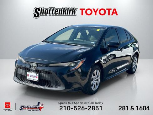 Used 2020 Toyota Corolla LE FWD image 1