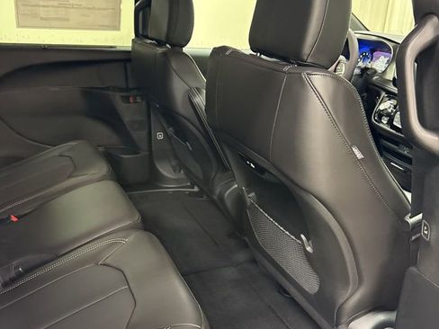 New 2026 Chrysler Pacifica Select image 35