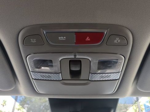 Used 2025 Kia Telluride S AWD/4WD image 25