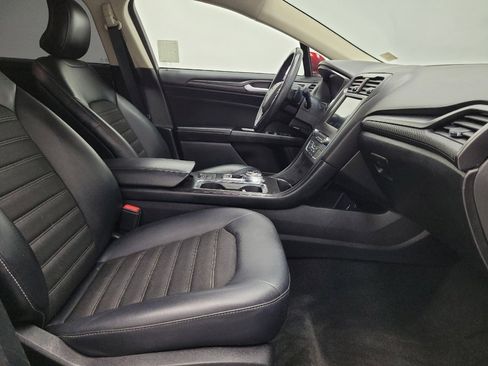 Used 2018 Ford Fusion SE w/ Equipment Group 201A FWD image 21