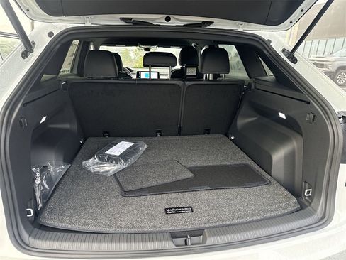 New 2026 Volkswagen Atlas Cross Sport SE image 43