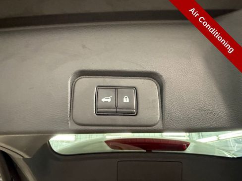 Used 2023 Nissan Rogue SL w/ SL Premium Package image 36