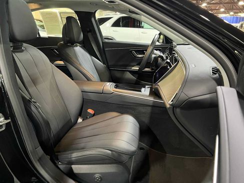 Used 2026 Mercedes-Benz E 350 4MATIC Sedan image 12