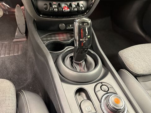 Used 2021 MINI Cooper Clubman S w/ Premium Package FWD image 17