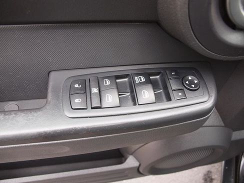 Used 2011 Dodge Nitro Heat w/ Popular Equipment Group AWD/4WD image 8