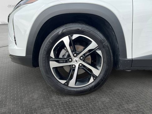 Used 2025 Chevrolet Trax RS FWD image 14