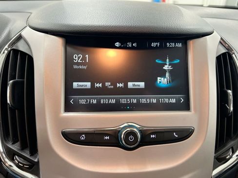 Used 2017 Chevrolet Cruze LS FWD image 17