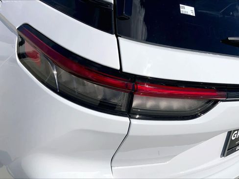 Used 2025 Jeep Grand Cherokee Limited w/ Black Appearance Package image 28