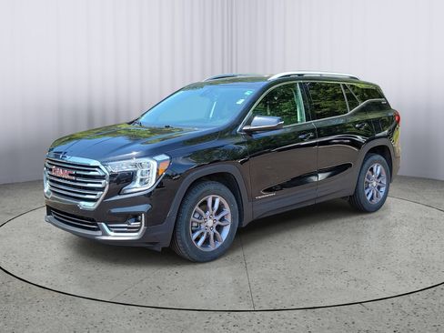 Used 2023 GMC Terrain SLT w/ LPO, Floor Liner Package AWD/4WD image 5