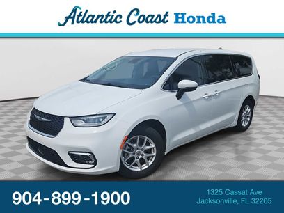 Used 2023 Chrysler Pacifica Touring-L