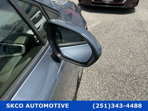 Used 2021 Toyota Corolla LE FWD image 10