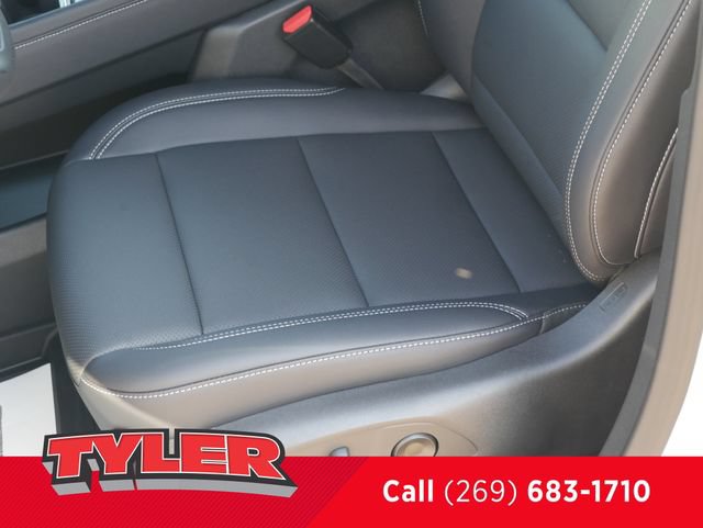New 2027 Chevrolet Traverse LT w/ Driver Confidence Package AWD/4WD image 38