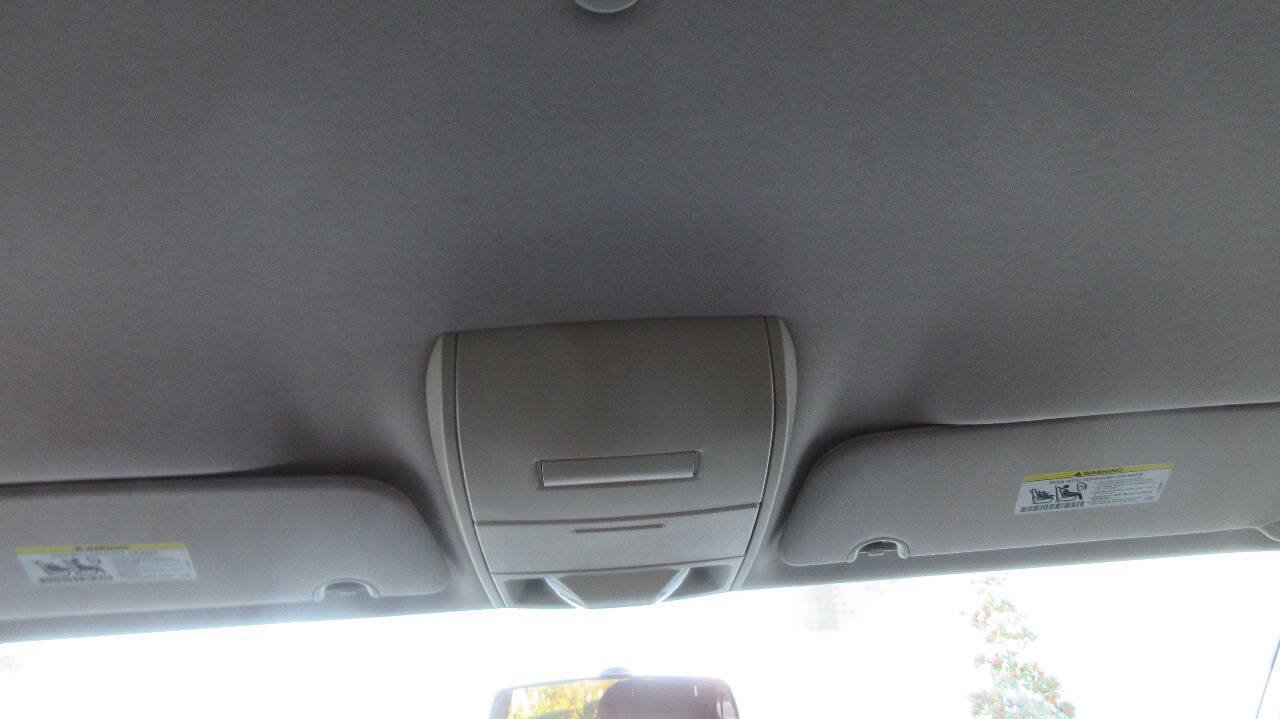 Used 2012 Dodge Grand Caravan SE FWD image 32