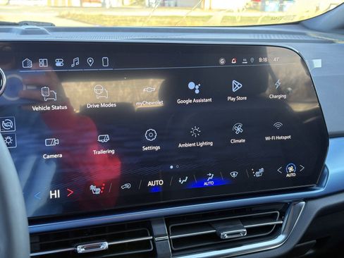 New 2026 Chevrolet Equinox EV LT w/ LPO, Blackout Package image 22