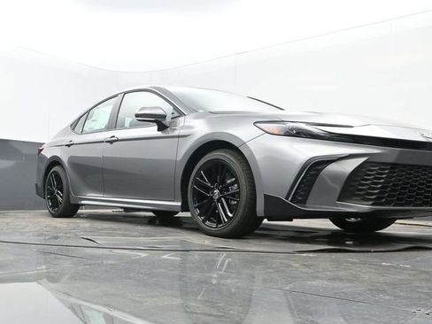 New 2026 Toyota Camry SE image 23