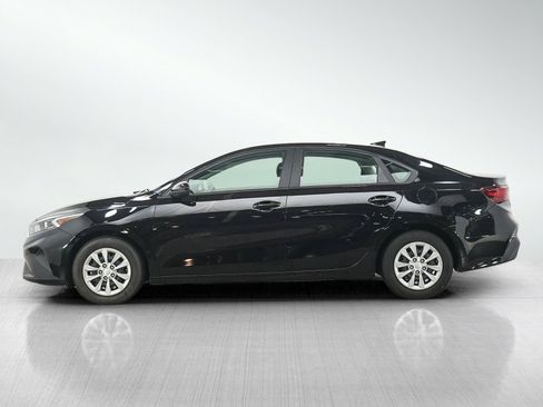 Used 2023 Kia Forte LX FWD image 2