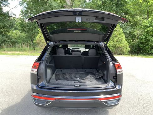Used 2023 Volkswagen Atlas Cross Sport SE FWD image 9